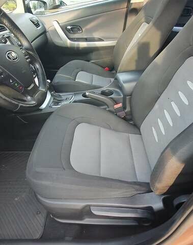 Киа Сид, объемом двигателя 1.59 л и пробегом 119 тыс. км за 10000 $, фото 11 на Automoto.ua