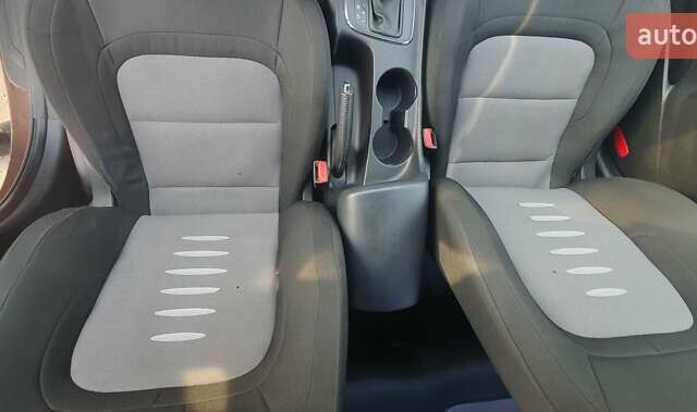 Киа Сид, объемом двигателя 1.59 л и пробегом 119 тыс. км за 10000 $, фото 12 на Automoto.ua