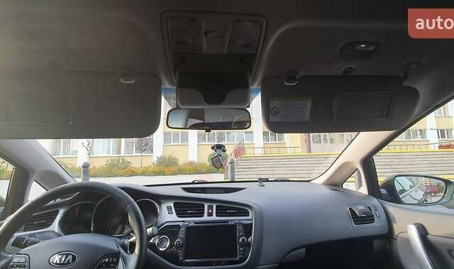 Киа Сид, объемом двигателя 1.59 л и пробегом 119 тыс. км за 10000 $, фото 29 на Automoto.ua