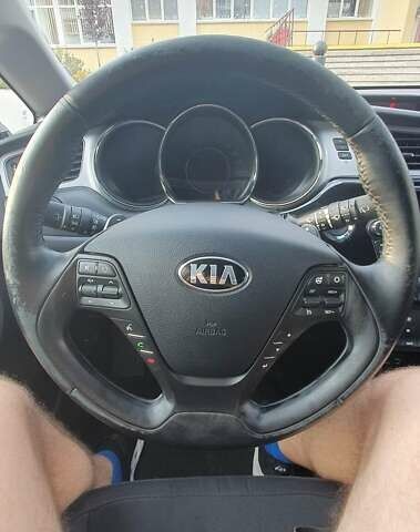 Киа Сид, объемом двигателя 1.59 л и пробегом 119 тыс. км за 10000 $, фото 22 на Automoto.ua