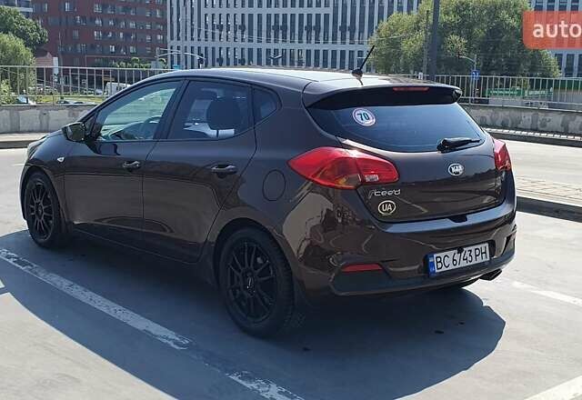 Киа Сид, объемом двигателя 1.59 л и пробегом 119 тыс. км за 10000 $, фото 4 на Automoto.ua