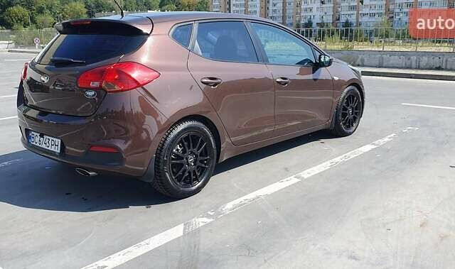 Киа Сид, объемом двигателя 1.59 л и пробегом 119 тыс. км за 10000 $, фото 7 на Automoto.ua