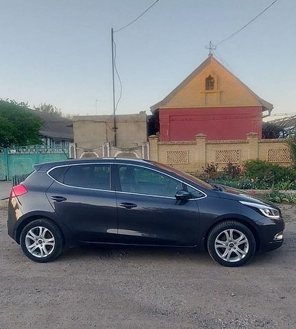 Киа Сид, объемом двигателя 1.6 л и пробегом 253 тыс. км за 10100 $, фото 8 на Automoto.ua