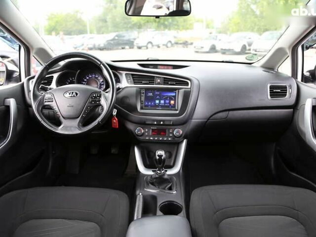 Кіа Сід, об'ємом двигуна 1.6 л та пробігом 247 тис. км за 9990 $, фото 15 на Automoto.ua