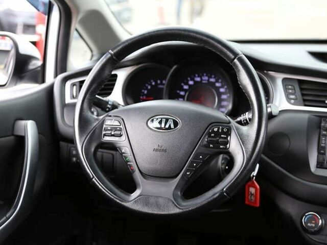 Кіа Сід, об'ємом двигуна 1.6 л та пробігом 247 тис. км за 9990 $, фото 16 на Automoto.ua