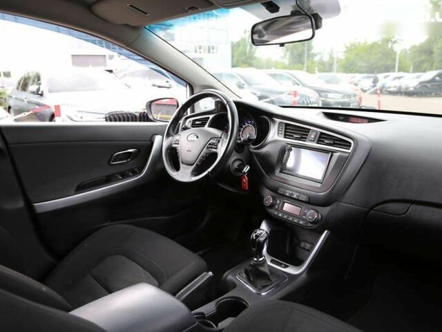 Кіа Сід, об'ємом двигуна 1.6 л та пробігом 247 тис. км за 9990 $, фото 14 на Automoto.ua