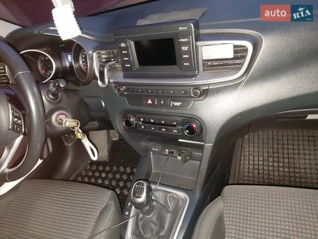 Киа Сид, объемом двигателя 1.6 л и пробегом 89 тыс. км за 13499 $, фото 15 на Automoto.ua