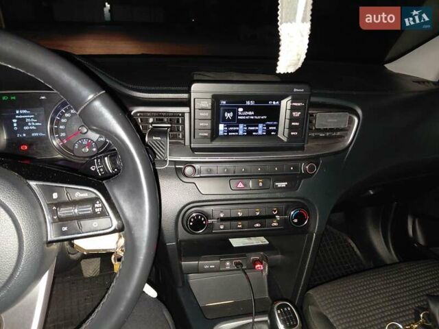 Киа Сид, объемом двигателя 1.6 л и пробегом 89 тыс. км за 13499 $, фото 10 на Automoto.ua