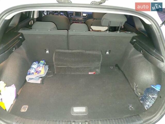 Киа Сид, объемом двигателя 1.6 л и пробегом 89 тыс. км за 13499 $, фото 5 на Automoto.ua
