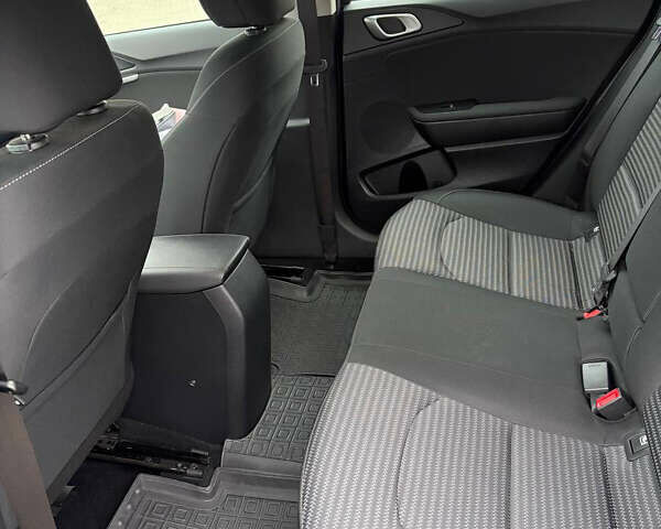 Киа Сид, объемом двигателя 1.59 л и пробегом 20 тыс. км за 19700 $, фото 14 на Automoto.ua