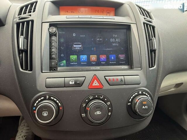 Киа Сид, объемом двигателя 1.6 л и пробегом 266 тыс. км за 5490 $, фото 7 на Automoto.ua