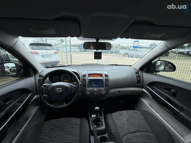 Киа Сид, объемом двигателя 1.6 л и пробегом 266 тыс. км за 5490 $, фото 8 на Automoto.ua