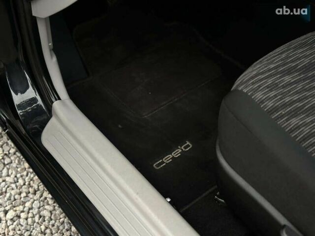 Киа Сид, объемом двигателя 1.4 л и пробегом 165 тыс. км за 5900 $, фото 29 на Automoto.ua