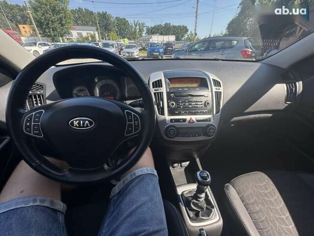 Киа Сид, объемом двигателя 1.6 л и пробегом 240 тыс. км за 5999 $, фото 23 на Automoto.ua