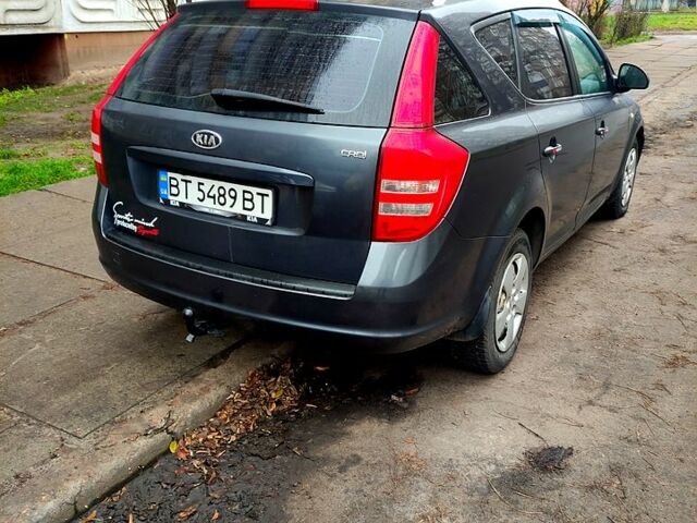 Киа Сид, объемом двигателя 1.6 л и пробегом 246 тыс. км за 5500 $, фото 1 на Automoto.ua