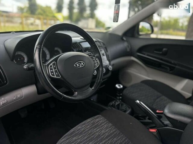 Киа Сид, объемом двигателя 1.4 л и пробегом 235 тыс. км за 5900 $, фото 24 на Automoto.ua
