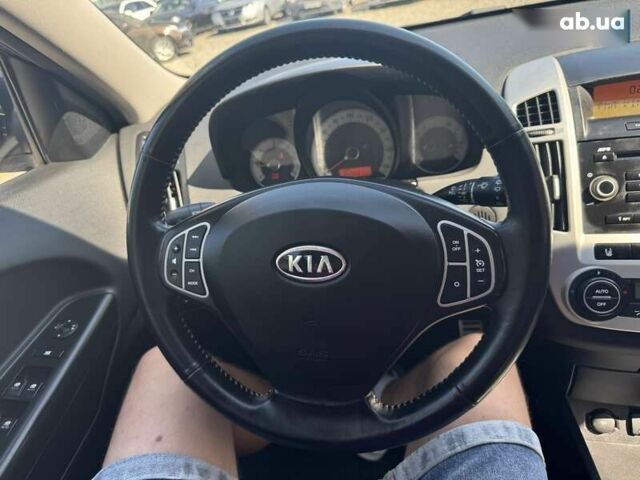 Киа Сид, объемом двигателя 1.6 л и пробегом 240 тыс. км за 5999 $, фото 25 на Automoto.ua