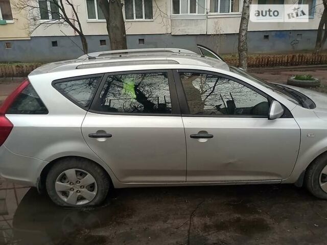 Киа Сид, объемом двигателя 2 л и пробегом 288 тыс. км за 5500 $, фото 12 на Automoto.ua