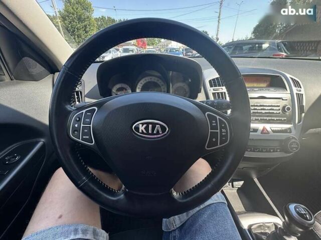 Киа Сид, объемом двигателя 1.6 л и пробегом 240 тыс. км за 5999 $, фото 24 на Automoto.ua