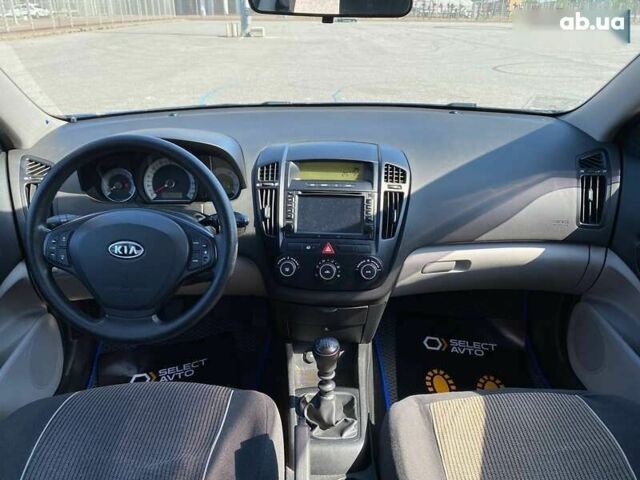 Киа Сид 2008 в Львове на Automoto.ua Киа Сид, объемом двигателя 0 л и пробегом 178 тыс. км за 5890 $, фото 10 на Automoto.ua