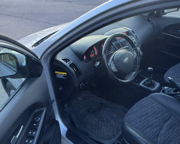 Киа Сид, объемом двигателя 1.4 л и пробегом 161 тыс. км за 5100 $, фото 10 на Automoto.ua