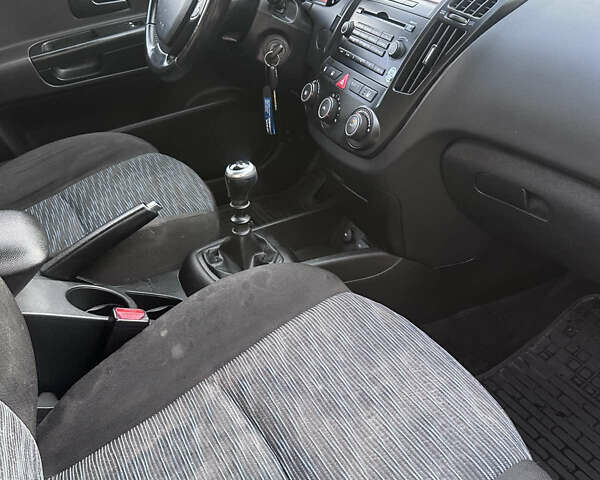 Киа Сид, объемом двигателя 0 л и пробегом 219 тыс. км за 5500 $, фото 12 на Automoto.ua