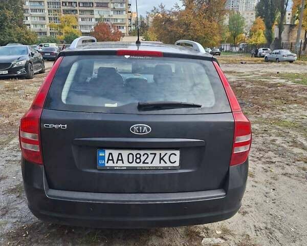 Киа Сид, объемом двигателя 1.4 л и пробегом 350 тыс. км за 5000 $, фото 3 на Automoto.ua