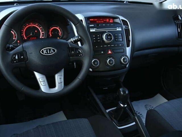 Киа Сид, объемом двигателя 1.6 л и пробегом 265 тыс. км за 5500 $, фото 20 на Automoto.ua