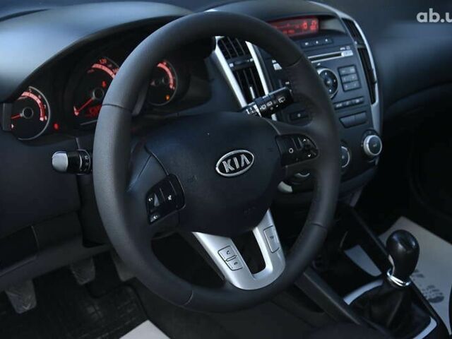Киа Сид, объемом двигателя 1.6 л и пробегом 265 тыс. км за 5500 $, фото 14 на Automoto.ua