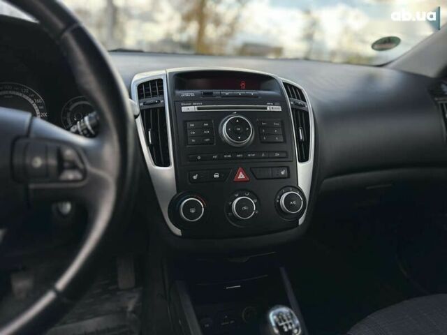 Киа Сид, объемом двигателя 1.6 л и пробегом 237 тыс. км за 6800 $, фото 25 на Automoto.ua