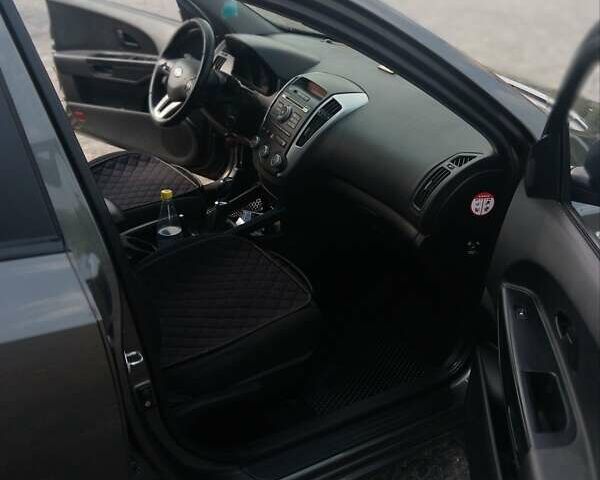 Киа Сид, объемом двигателя 1.58 л и пробегом 255 тыс. км за 6700 $, фото 10 на Automoto.ua
