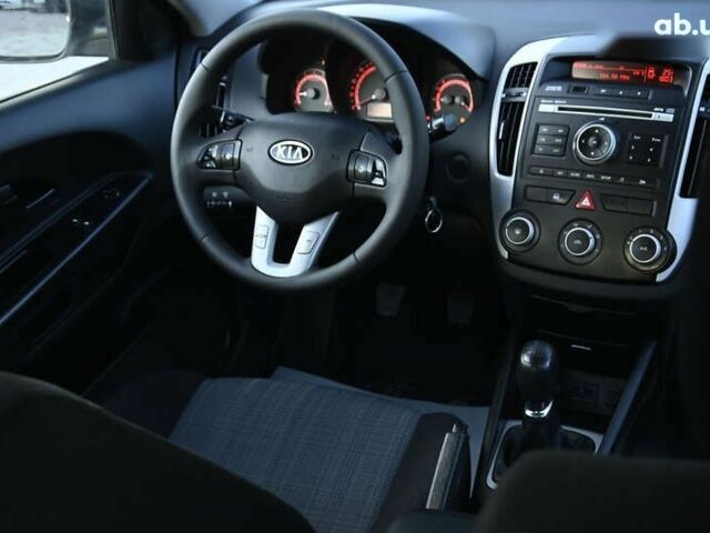 Киа Сид, объемом двигателя 1.6 л и пробегом 265 тыс. км за 5500 $, фото 23 на Automoto.ua