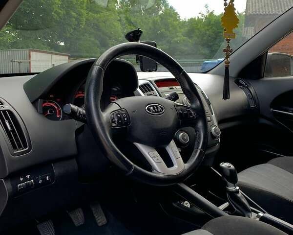 Киа Сид, объемом двигателя 1.58 л и пробегом 290 тыс. км за 6000 $, фото 20 на Automoto.ua