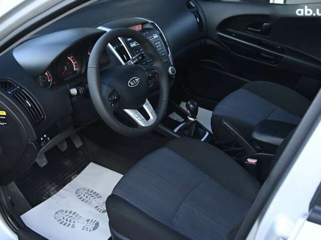 Киа Сид, объемом двигателя 1.6 л и пробегом 265 тыс. км за 5500 $, фото 14 на Automoto.ua