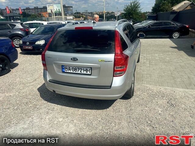 Киа Сид, объемом двигателя 1.4 л и пробегом 200 тыс. км за 7500 $, фото 2 на Automoto.ua