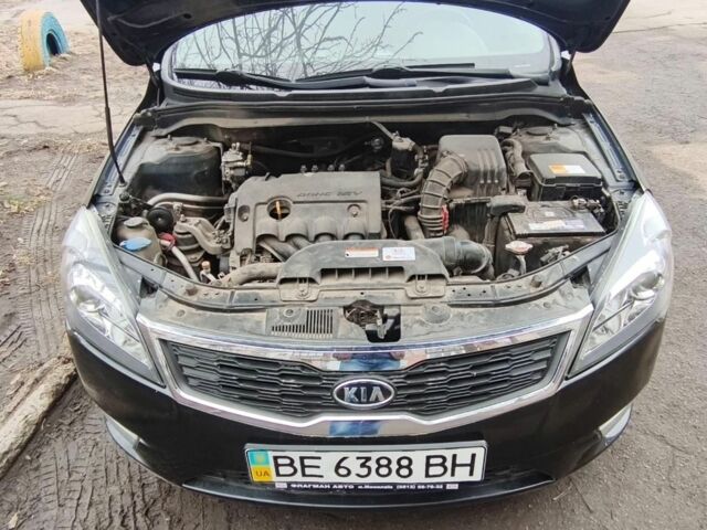 Киа Сид, объемом двигателя 1.59 л и пробегом 144 тыс. км за 10000 $, фото 11 на Automoto.ua