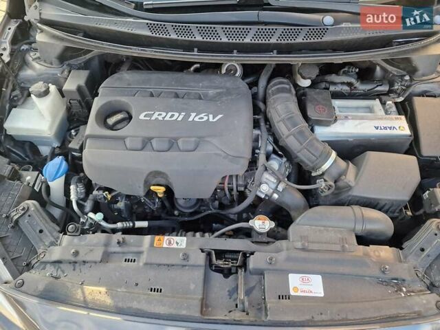 Киа Сид, объемом двигателя 1.6 л и пробегом 191 тыс. км за 9900 $, фото 17 на Automoto.ua