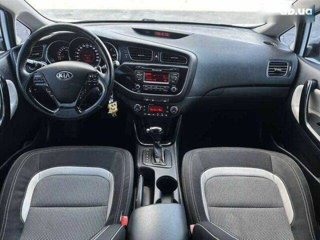 Кіа Сід, об'ємом двигуна 0 л та пробігом 138 тис. км за 10400 $, фото 22 на Automoto.ua