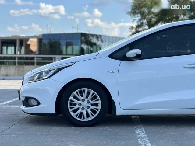 Кіа Сід, об'ємом двигуна 0 л та пробігом 138 тис. км за 10400 $, фото 11 на Automoto.ua