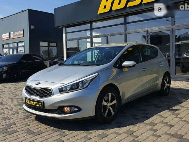 Кіа Сід, об'ємом двигуна 1.6 л та пробігом 70 тис. км за 12200 $, фото 6 на Automoto.ua
