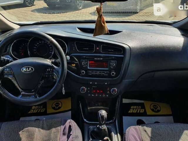 Киа Сид, объемом двигателя 1.6 л и пробегом 70 тыс. км за 12200 $, фото 12 на Automoto.ua