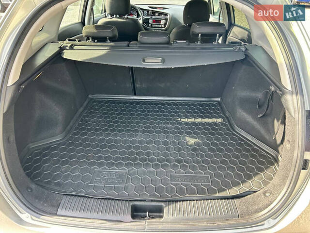 Киа Сид, объемом двигателя 1.58 л и пробегом 280 тыс. км за 11900 $, фото 10 на Automoto.ua