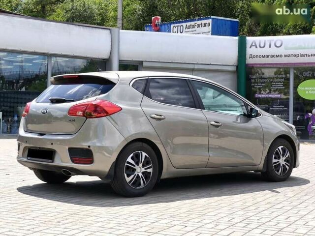 Киа Сид, объемом двигателя 1.6 л и пробегом 83 тыс. км за 13300 $, фото 4 на Automoto.ua