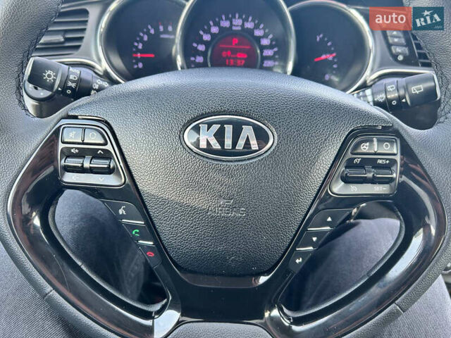 Киа Сид, объемом двигателя 1.58 л и пробегом 280 тыс. км за 11900 $, фото 4 на Automoto.ua