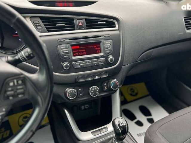 Киа Сид, объемом двигателя 1.4 л и пробегом 196 тыс. км за 8600 $, фото 19 на Automoto.ua