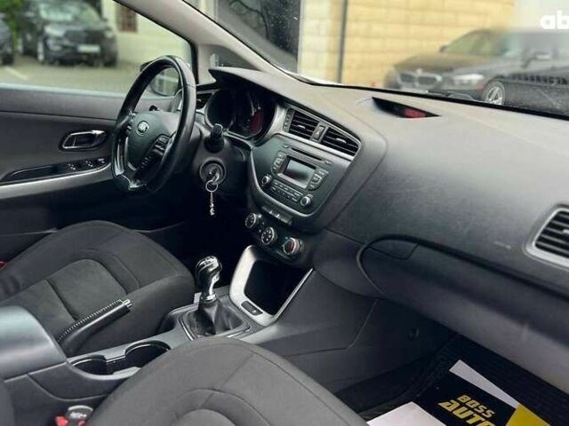Киа Сид, объемом двигателя 1.4 л и пробегом 196 тыс. км за 8600 $, фото 21 на Automoto.ua