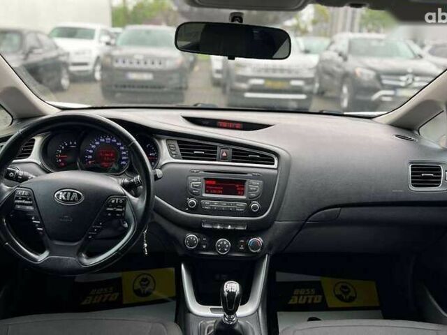 Киа Сид, объемом двигателя 1.4 л и пробегом 196 тыс. км за 8600 $, фото 16 на Automoto.ua