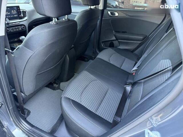Киа Сид, объемом двигателя 1.6 л и пробегом 17 тыс. км за 18999 $, фото 2 на Automoto.ua