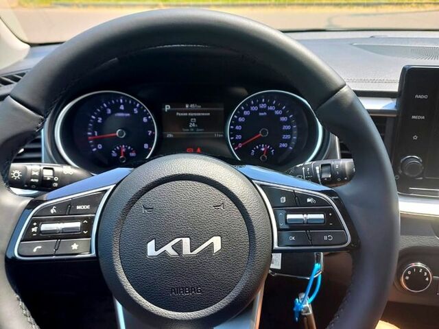 Киа Сид, объемом двигателя 1.6 л и пробегом 0 тыс. км за 18000 $, фото 2 на Automoto.ua