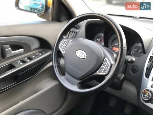 Желтый Киа Сид, объемом двигателя 2 л и пробегом 139 тыс. км за 6500 $, фото 29 на Automoto.ua